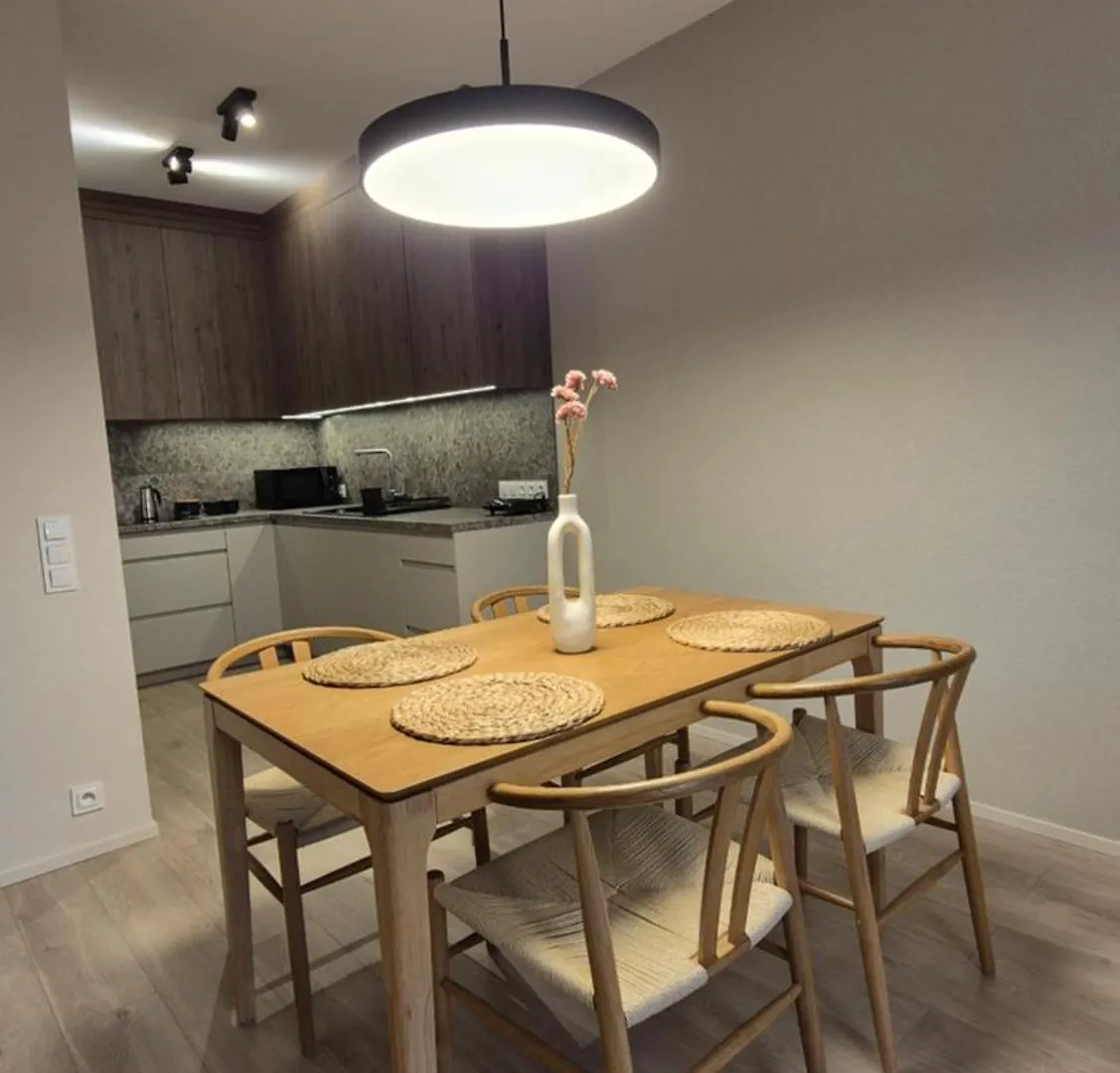 Luxurious Vanilla Apartment, Self Check-In 24H, Parking, Air-Conditioning Poznan Apartment